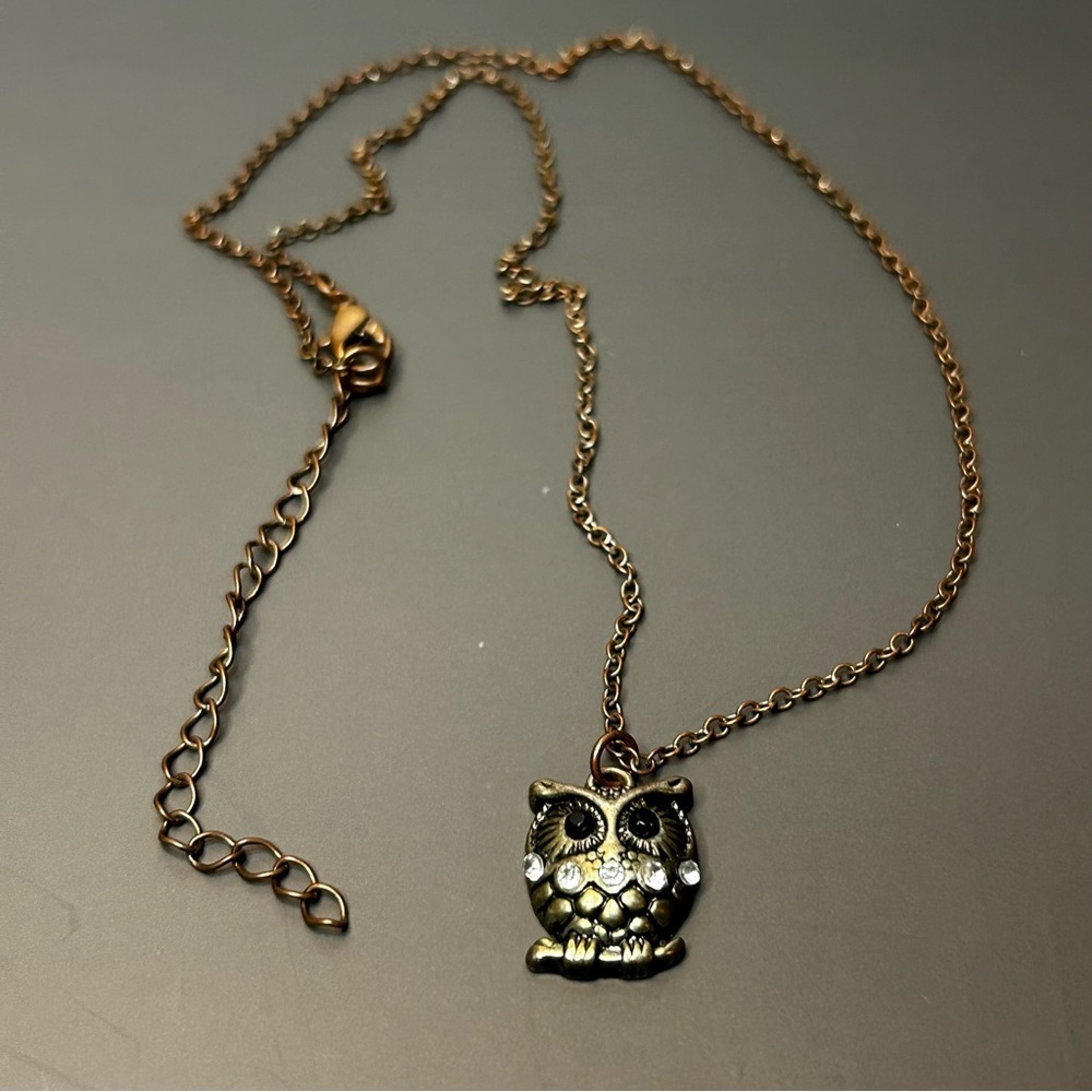 Vintage Silver Tone Owl Pendant Necklace